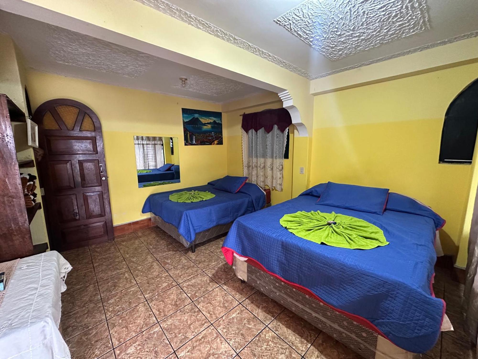 Hospedaje Gonzalez San Pedro La Laguna Ngoại thất bức ảnh