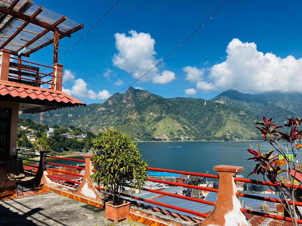Hospedaje Gonzalez San Pedro La Laguna Ngoại thất bức ảnh